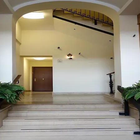 Rhome Terminal Guest house 2*