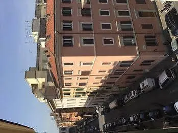 Rhome Terminal بيت ضيافة 2*