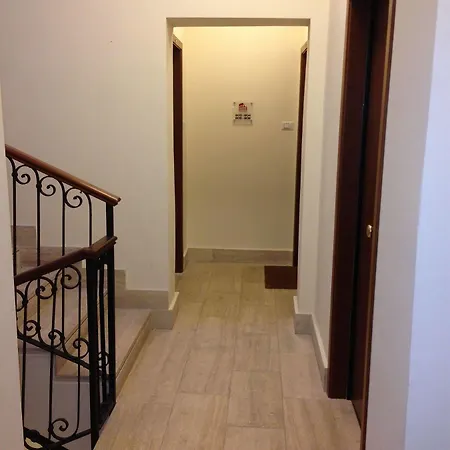 Rhome Terminal 2* Rome